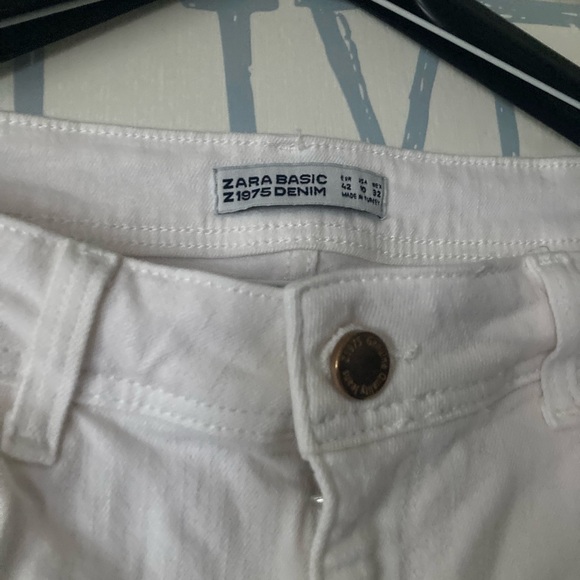 Floral Embroidered White Pants - Picture 2 of 3